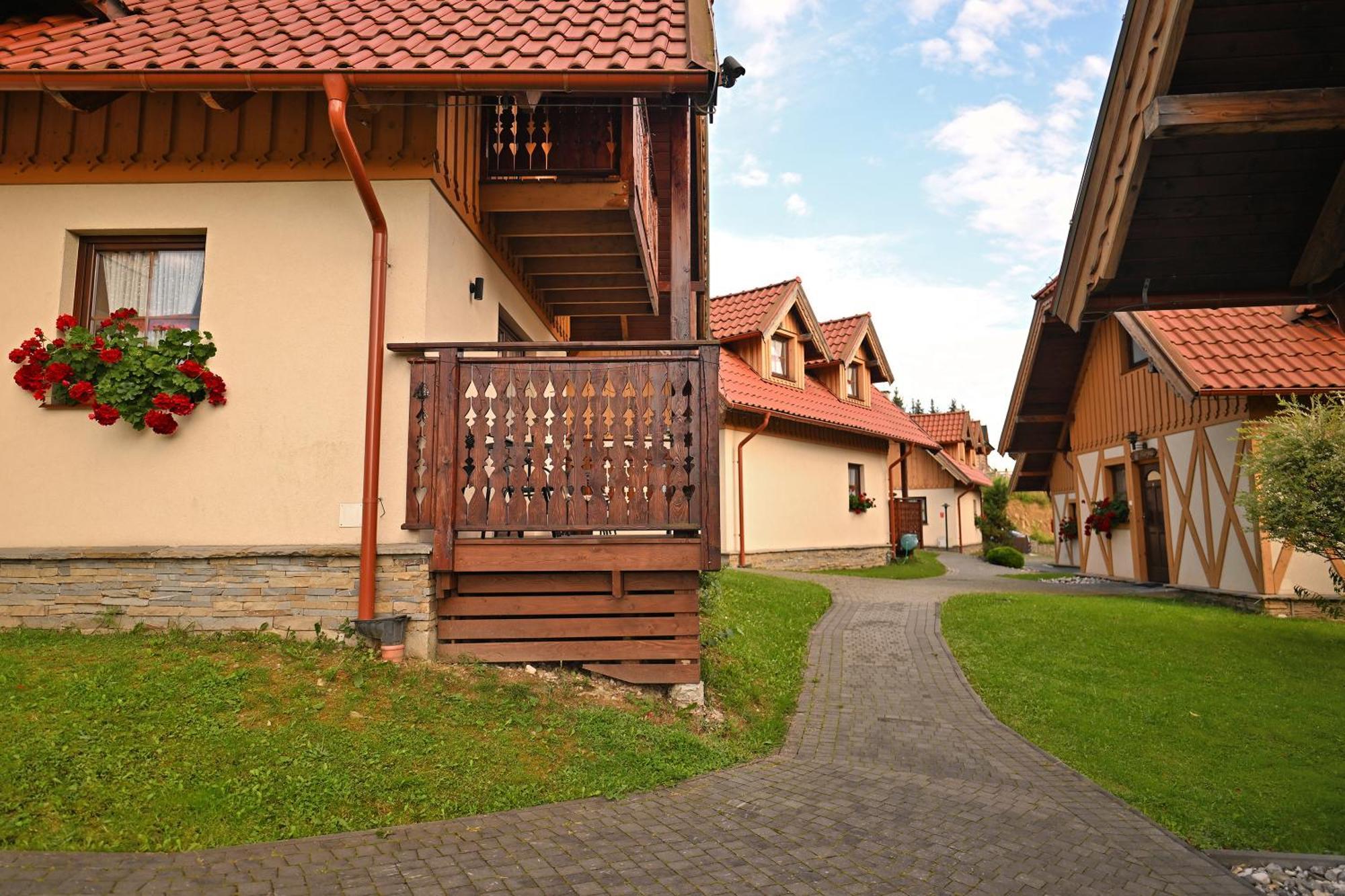 Domki Całoroczne Osada Zbójecka Jandura Villa Kluszkowce Exterior foto